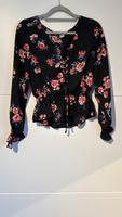 Blusen mit Blumenmuster Bayern - Burgthann  Vorschau