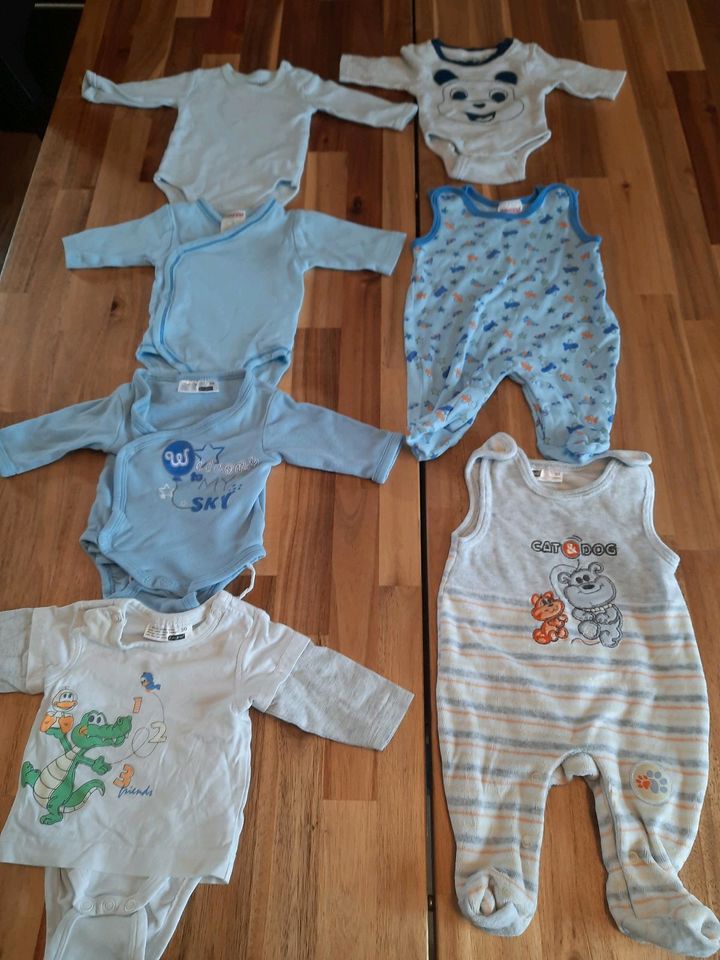 45-teilig Baby Kleidungspaket Jungen Gr.50/56 in Hardegsen