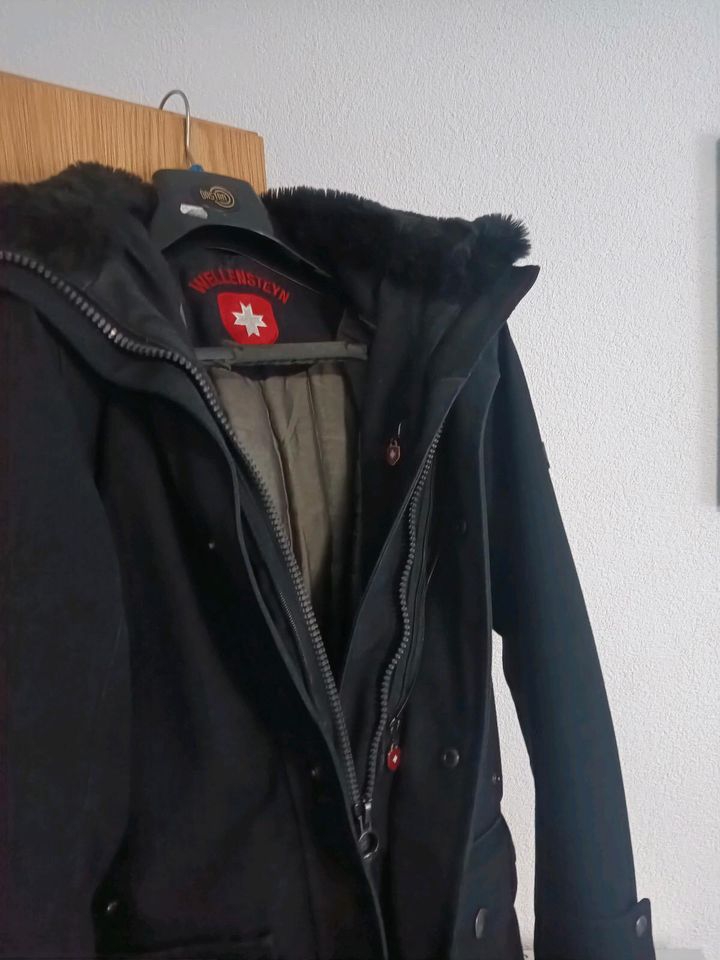 Wellensteyn Jacke mit Kapuze Größe S in Korbach