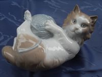 Nao by Lladro Porzellanfigur spielende Katze mit Wollknäuel Essen - Essen-Katernberg Vorschau