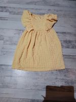 Gelbes Kleid neuwertig in Größe 110/116 lc walkiki Nordrhein-Westfalen - Langenberg Vorschau