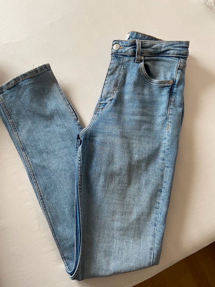 Zara jeans mit Schlitz Blau in Oberhausen