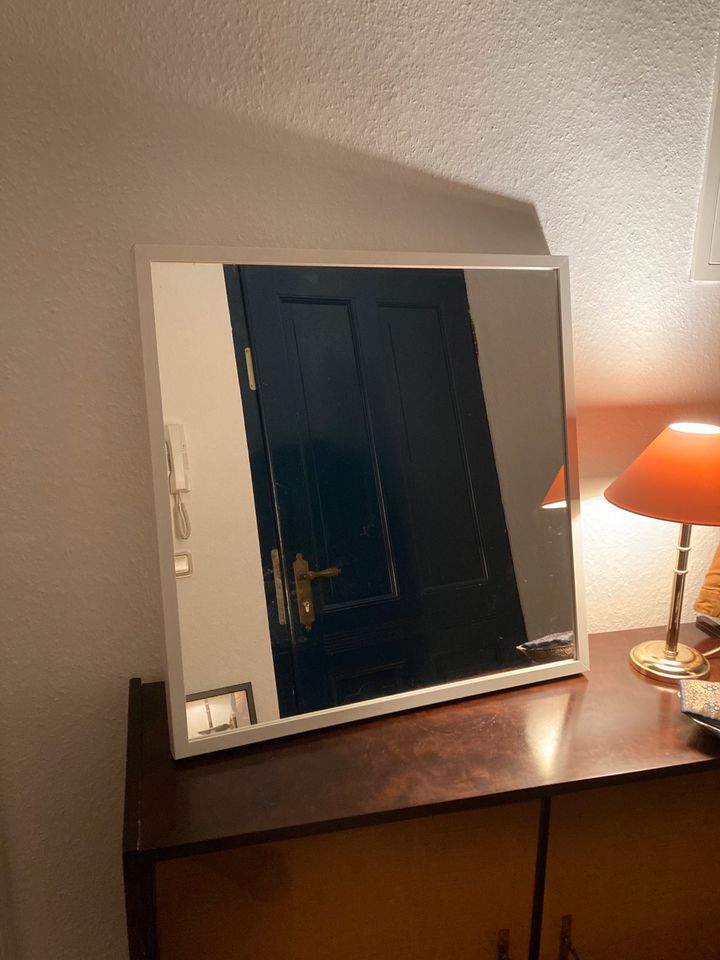 Spiegel von Ikea NISSEDAL weiß 70x70cm in Dortmund
