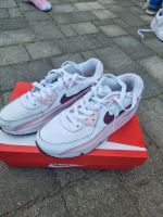 Mädchen Turnschuhe Nike Größe 34 Brandenburg - Cottbus Vorschau