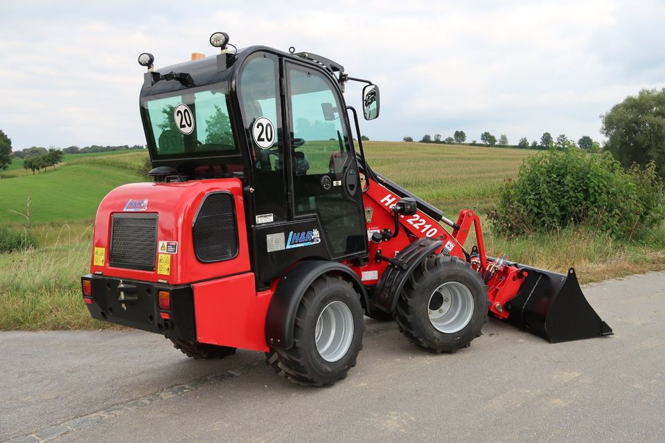 Hoflader Radlader H&R 2210-B35 mit Deutschem Perkins Motor 25 PS. in Falkenberg