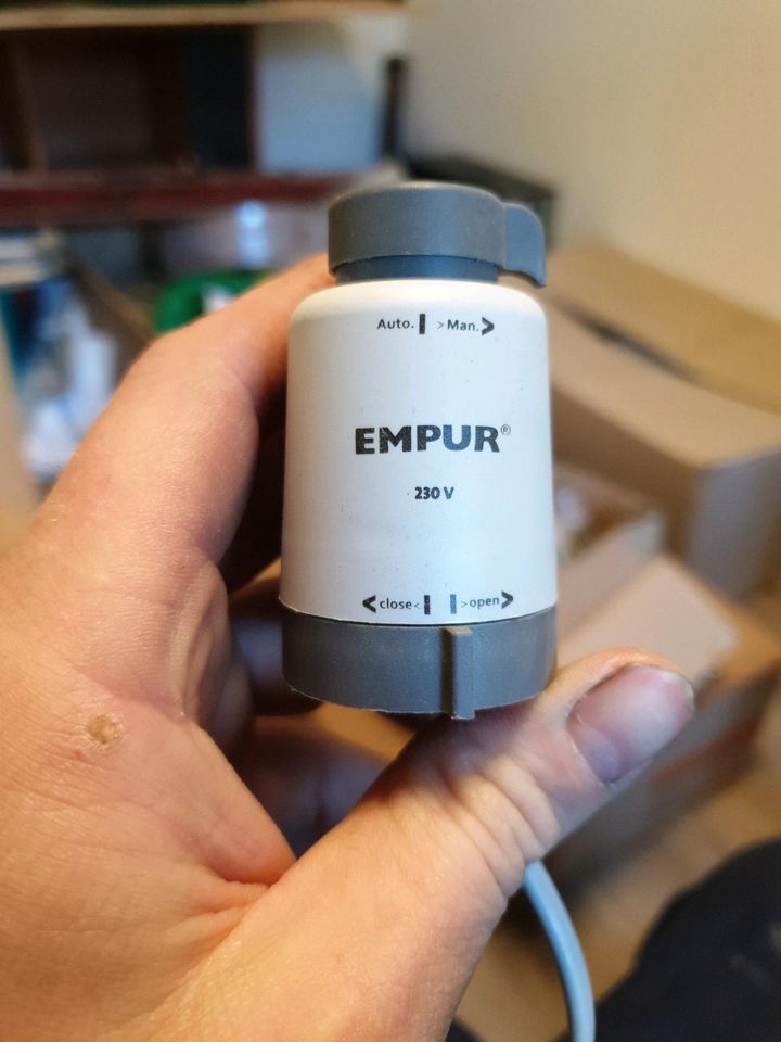 12 x Empur 230v Raumthermostatventil Stellmotor Fußbodenheizung in Visbek