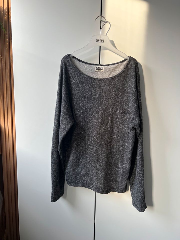 Weekday Pullover Sweater Gr. M Medium in Berlin