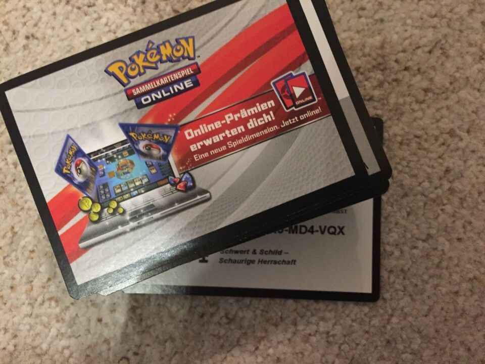 Pokemon TCG online Codes 100 Stück aus Schwert Schild Ära in Heide