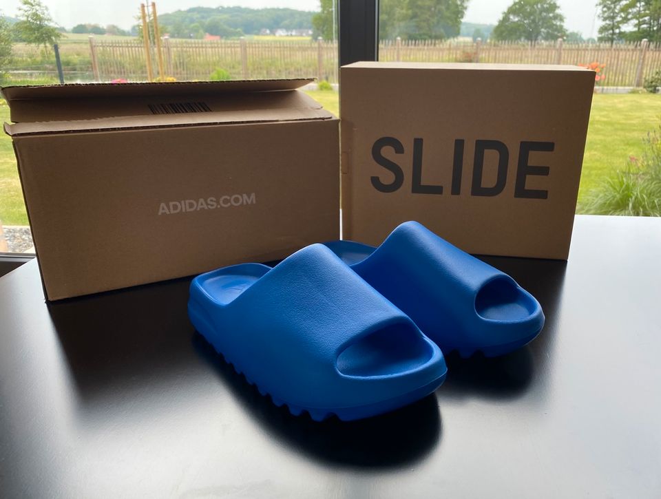 Adidas Yeezy Slide Azure (US10/EU44.5) in Bissendorf