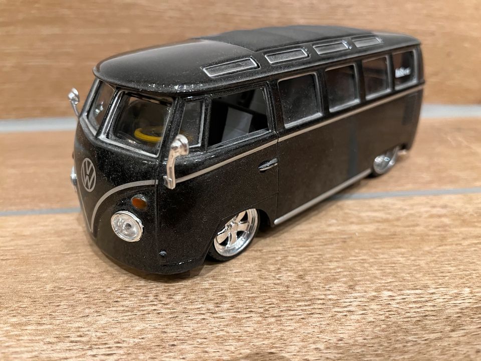 Maisto VW T1 Bus GRidez Bulli Bugz Allstars Samba 1:25 in Wustermark