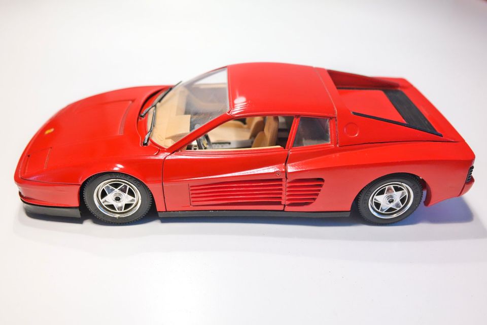 Bburago Ferrari Testarossa (1984),Scala 1:18 in Dorsten