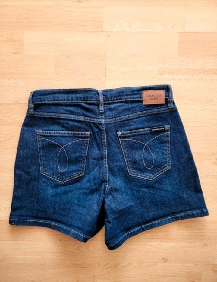 Jeans Shorts CALVIN KLEIN 8/29,high rise,kurze Hose,mit Etikett in Unna