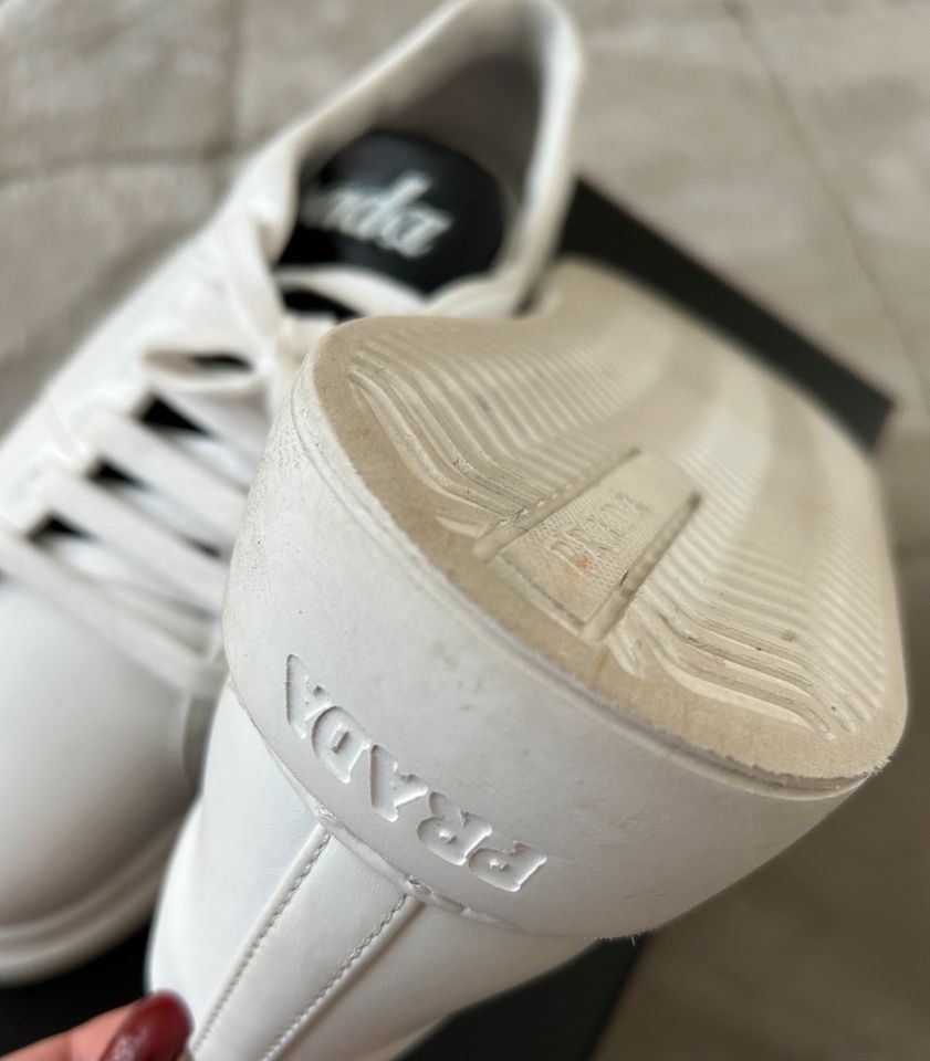 Orig. PRADA ❤️ Sneaker Kalbsleder Gr.38,5 TOP Zustand in Radolfzell am Bodensee