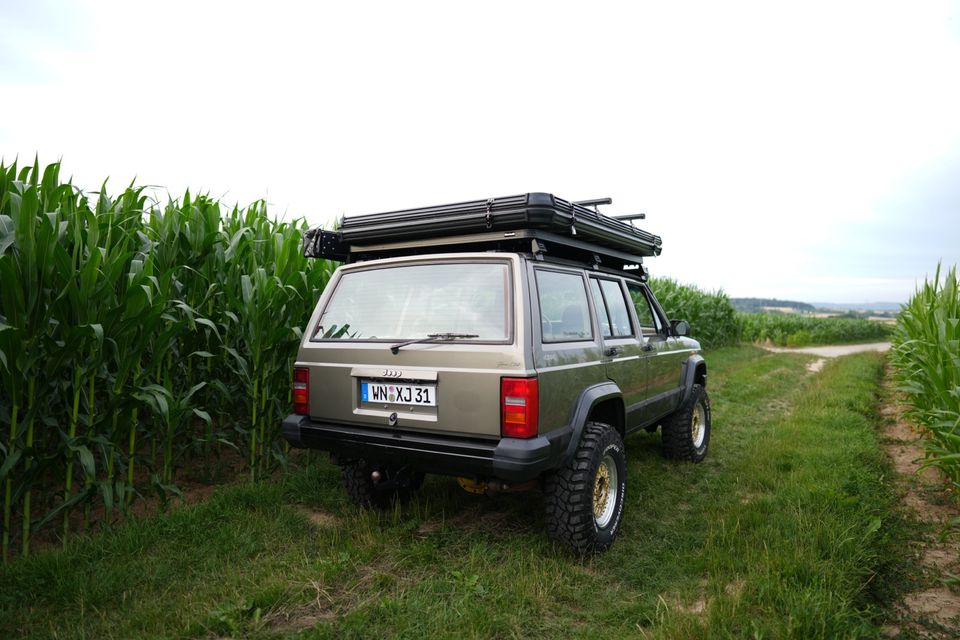 Jeep Cherokee XJ 2.5 Schalter Overlanding Reisemobil in Waiblingen