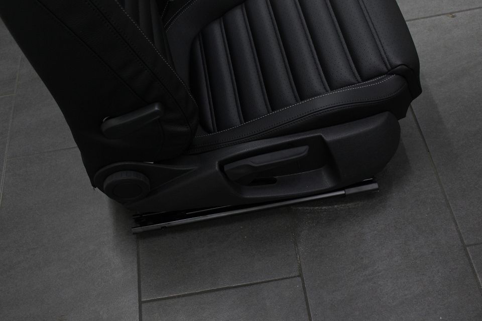 VW CC Innenausstattung Sitze Sportsitze Leder SHZ MAL schwarz in Aurich
