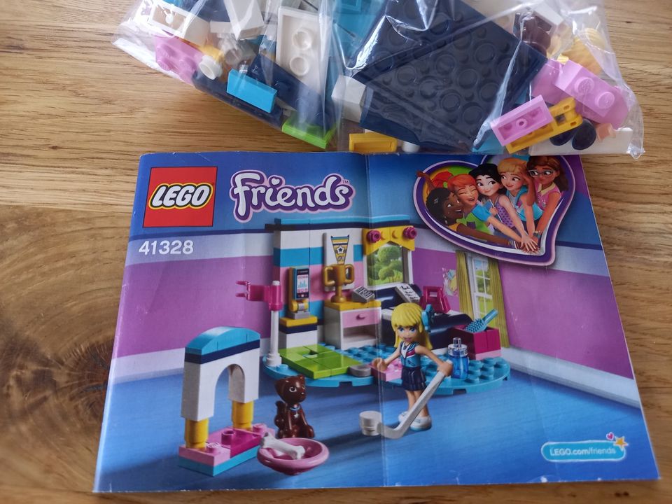 Lego Friends Stephanies Zimmer (Nr. 41328) in Bad Bramstedt