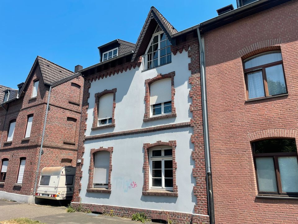 Schickes 3-Fam.-Haus in Viersen * EG und DG frei * SOLL-Rendite ca. 6,15% p.a. oder Eigennutzung in Viersen