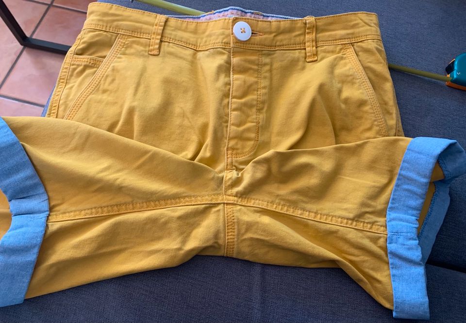 REVIEW Herren Chino Shorts Gr. S Safran-Gelb in Wiesbaden