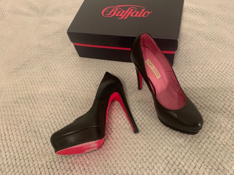 Buffalo High Heel Plateau Leder Pumps 38, Pinke Sohle in Kirchgellersen