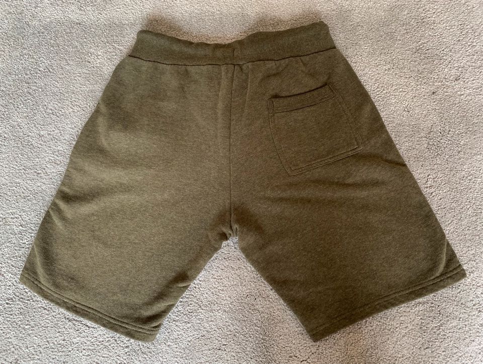 Superdry Herren Sport-Shorts Gr. L und Hoodie Gr. XL waldgrün in Köln