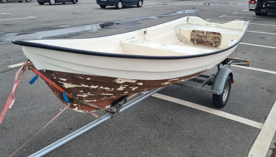 Verkaufe Motorboot mit Trailer in Rostock