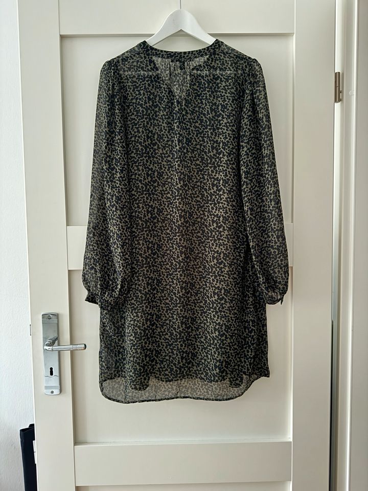 Esprit Damen Kleid Khaki Gr. 36, S neu in Hamburg
