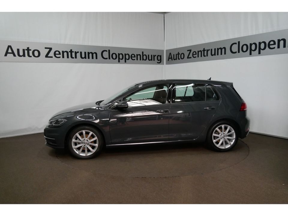 Volkswagen Golf VII Highline 1.5 TSI LED+Navi+Alcantara+PDC in Cloppenburg