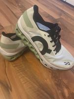 On CLOUDBOOM ECHO Herren Laufschuhe Gr.42 Stuttgart - Stuttgart-Ost Vorschau