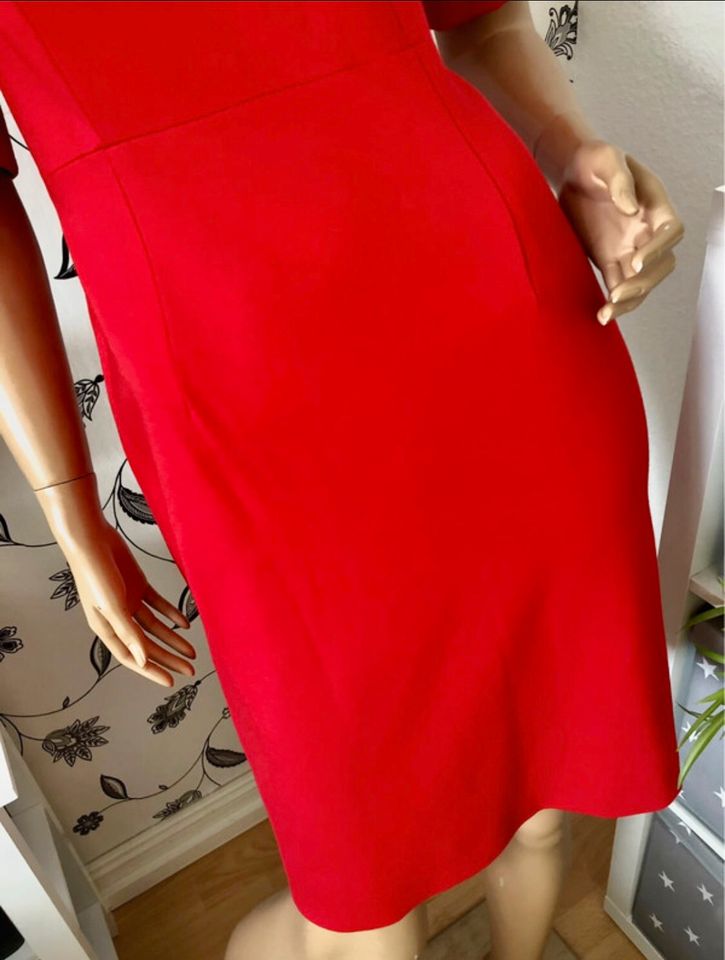 Wunderschönes Madeline Kleid Gr 36/38 rot. 1 mal getragen in Neumünster