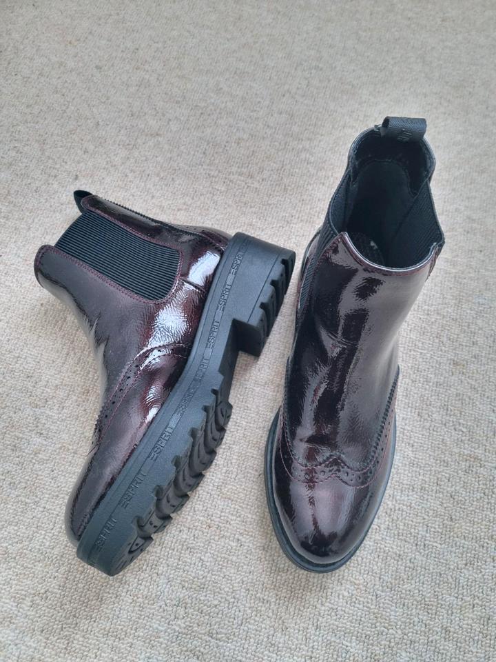 1x getragene Stiefel Esprit Gr. 39 weinrot schwarz Damen in Bad Saarow