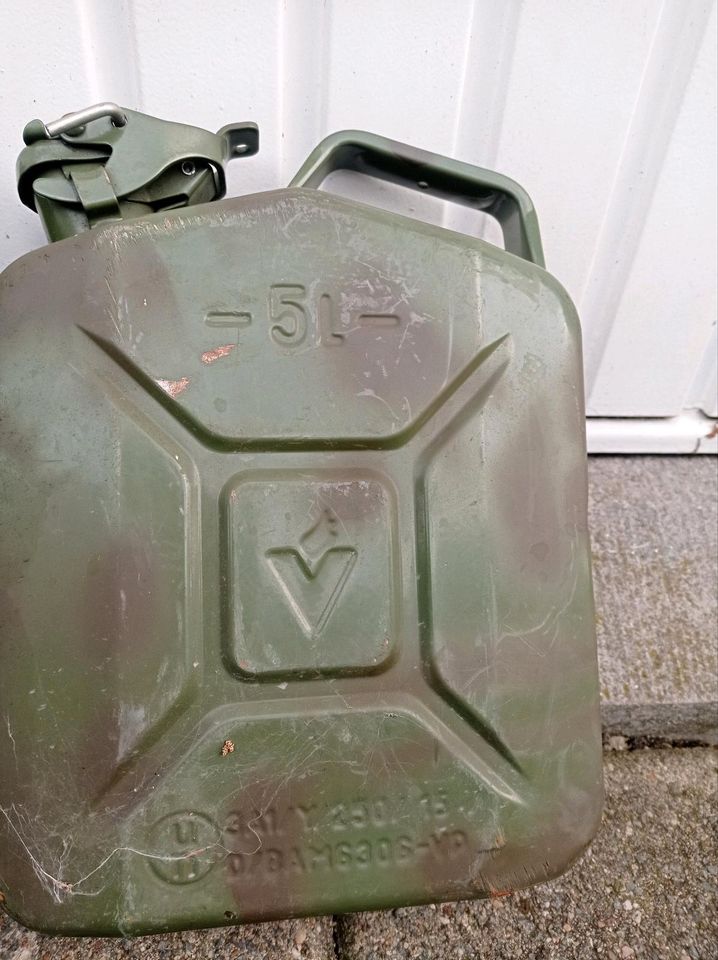 2 X Bundeswehr Kanister 5 Liter in Aachen