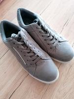Graue Sneaker von Deichmann mit Strass Gr. 42 Rheinland-Pfalz - Koblenz Vorschau