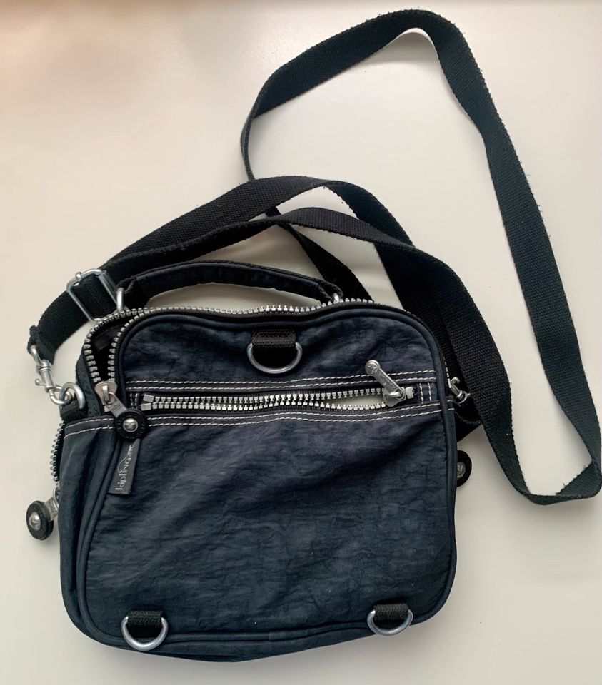 Kipling Tasche, Rucksack, crossbody all in 1 dunkel blau in Temmels