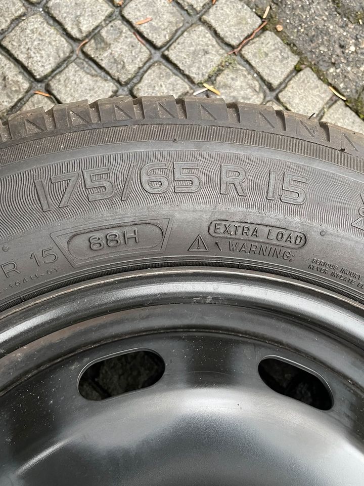 Stahlfelgen 175/65 R15 Neuwertige Reifen in Arnsberg