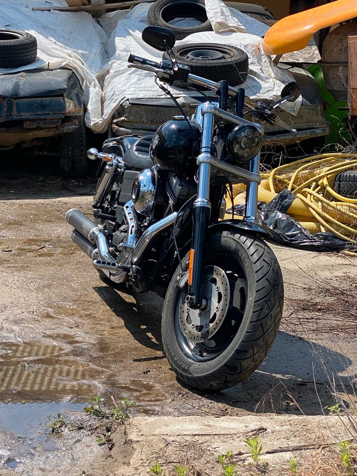Harley Davidson Fat Bob mit Prenzel Auspuffanlage in Velten