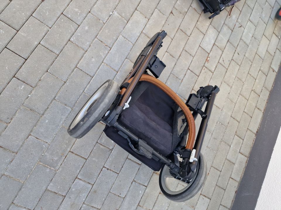 Mutsy Kinderwagen Komplettset von 0-4 Jahre wie Neu! in Frankfurt am Main