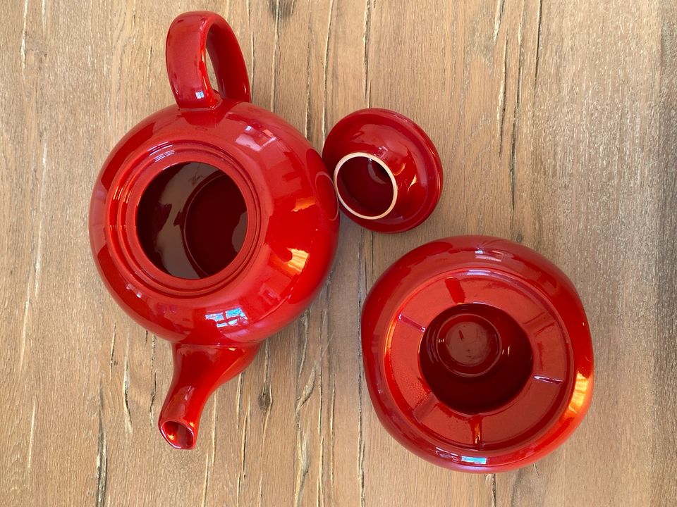 Große Wächtersbach Teekanne in Rot mit Stövchen für 3 Liter Tee in Lütjensee