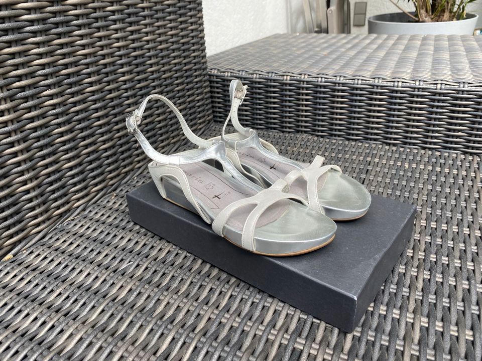 TAMARIS NEU Sandalen echtes Leder in Silber Gr.37 in Bühl