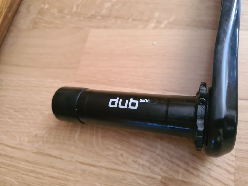 SRAM Rival DUB Wide 175mm Kurbelarm links in Dresden