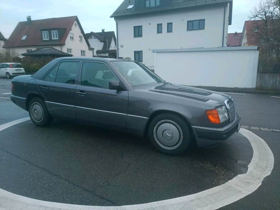 Mercedes Benz W124 200e Aut. in Friedrichshafen