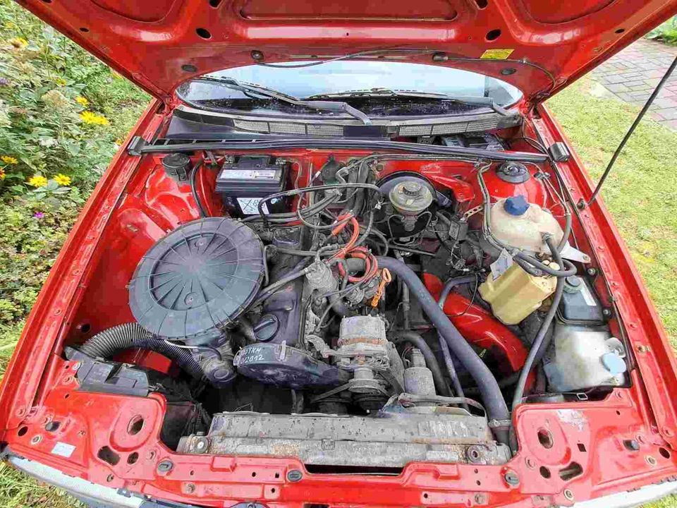 Audi 80 B3, Typ 89; rot, "Young Edition" in Neuenhagen