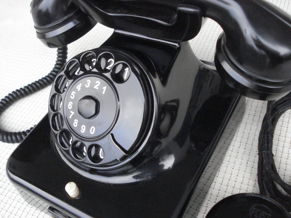 Antikes Bakelit-Telefon in Waghäusel