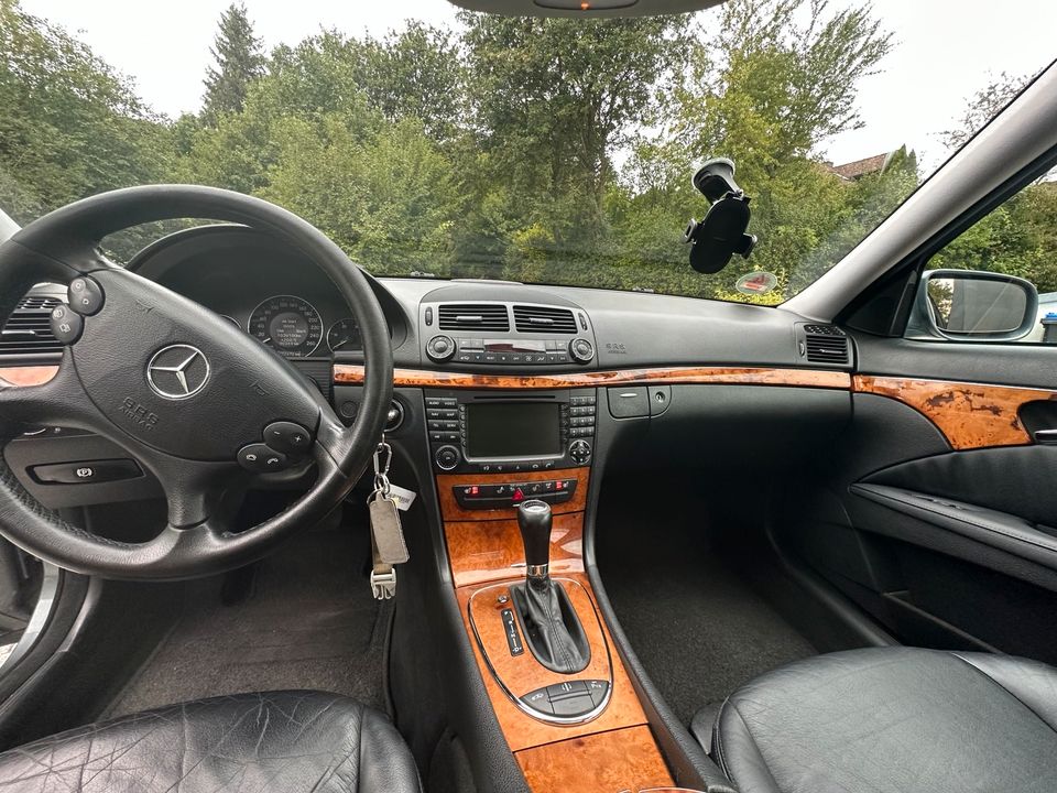 Mercedes Benz E420 CDI // Tüv 2026 // V8 BiTurbo // Top Gepflegt in Ummendorf (Börde)