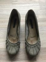 Eleganter Görtz Damenschuh, Größe 37, oliv Frankfurt am Main - Bergen-Enkheim Vorschau