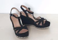 UGG Sandalen 40,5 MELISSA Keilschuhe Wedges T-Steg Velourleder Nordwestmecklenburg - Landkreis - Grevesmuehlen Vorschau