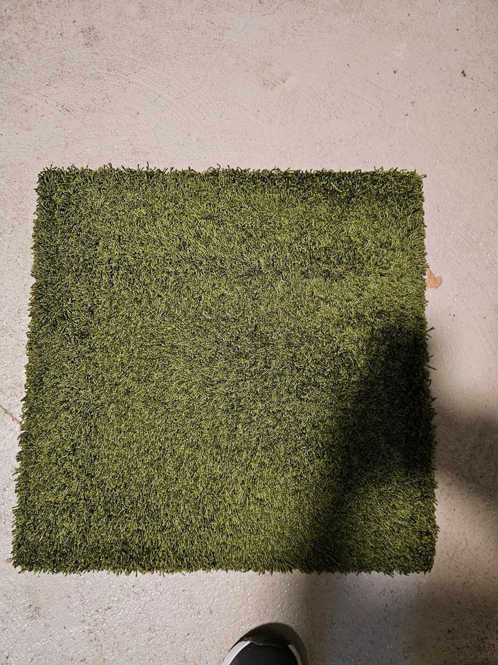 Teppichfliesen 50×50 grün rasenoptik in Brück