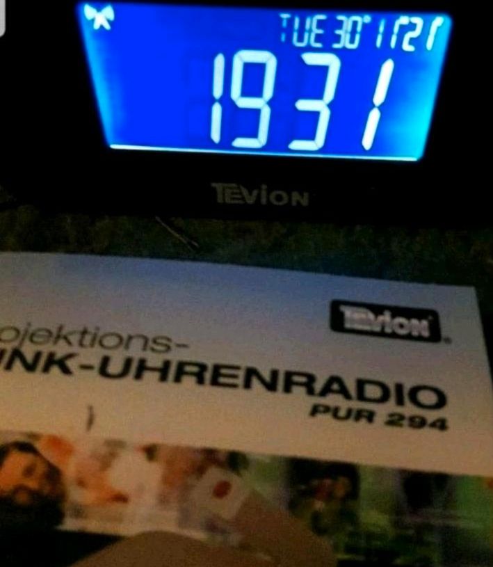 Tevion Funk Uhrenradio Pur 294 in Langen (Hessen)