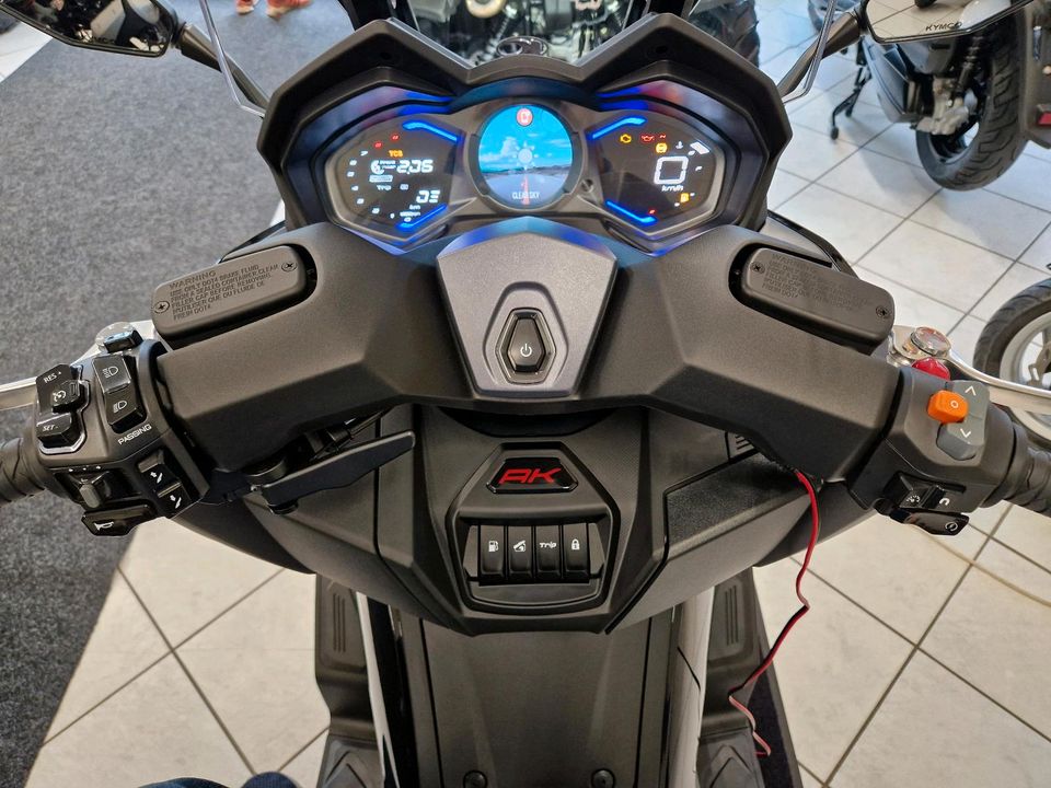 KYMCO AK 550 i PREMIUM 3 Jahre Garantie Griffheizung in Berlin