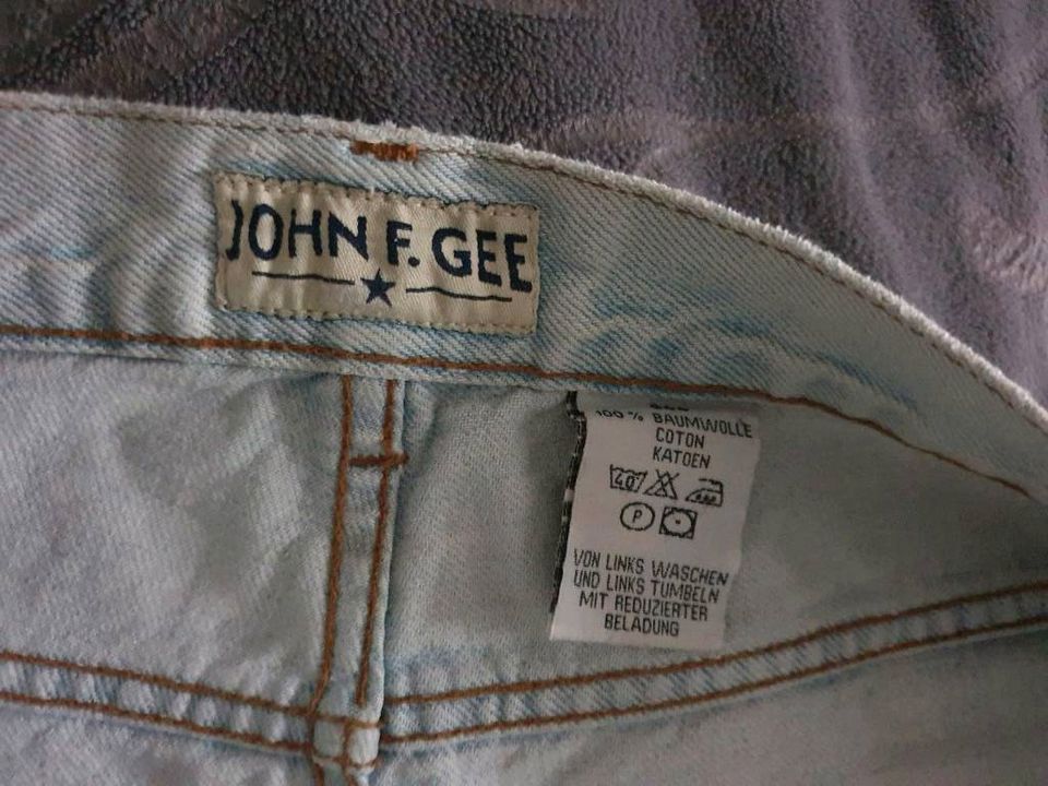 Hellblaue Herren Jeans Gr. 44 siehe Details in Jungingen