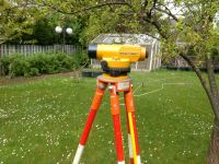 Nivellier Topcon AT-F3 mit Stativ im super Zustand Nordrhein-Westfalen - Herne Vorschau